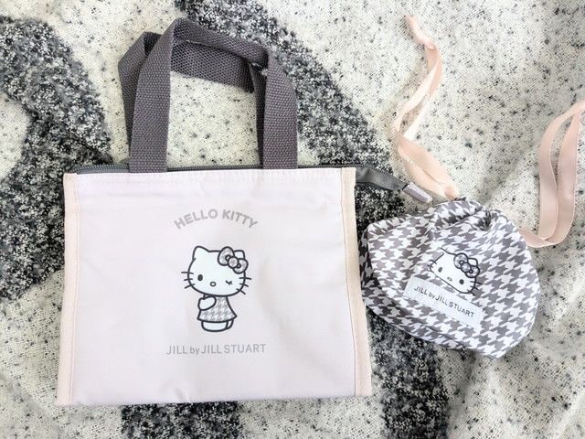ハローキティ保冷バッグとおむすび巾着の2点セット全体