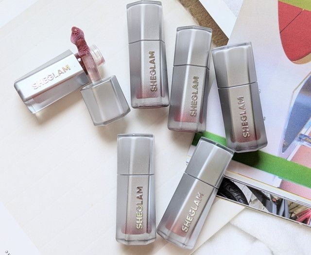 SHEGLAM Glass Lock Air Gloss 6本が並んだ全体写真
