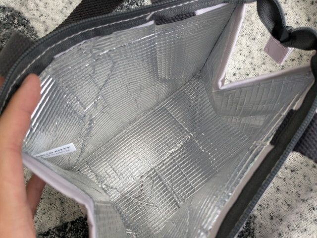 保冷バッグの内側・アルミシート加工