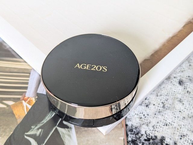 AGE20'S シグネチャーエッセンスパクト インテンスカバーの外観