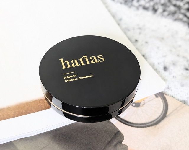 HARIAS薬用クッションファンデーションのパッケージ