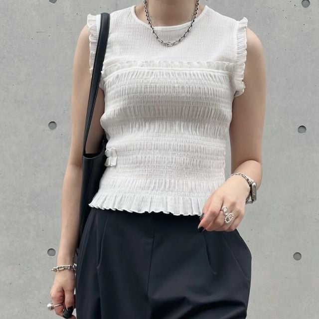 UNIQLO and Cecilie Bahnsen「シャーリングTノースリーブ」