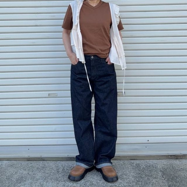 UNIQLO「VネックTシャツ」