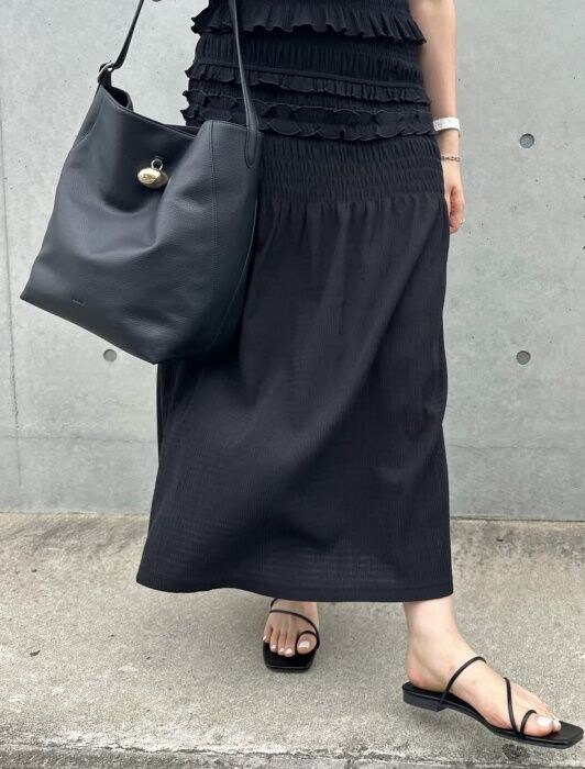UNIQLO and Cecilie Bahnsen「シャーリングスカート」