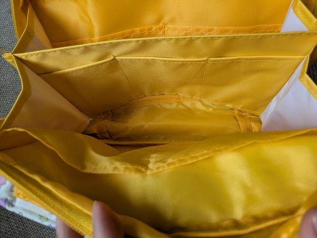 こんなこいるかなポーチの内側複数のポケット収納