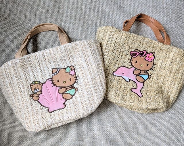 HELLO KITTYかごバッグ shell hug ver.とpink dolphin ver. 2種類並び