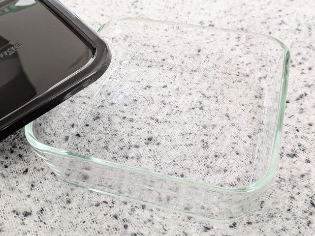 iwakiパック＆レンジのガラス容器部分アップ。透明なガラス素材で耐熱仕様