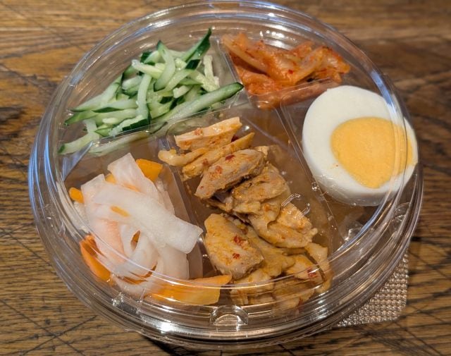 成城石井自家製 韓国風冷やし中華(自家製麺使用)