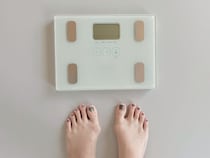 「お腹の肉を落としたい」自己流の“頑張るダイエット”はなぜNG？美容薬剤師に聞く