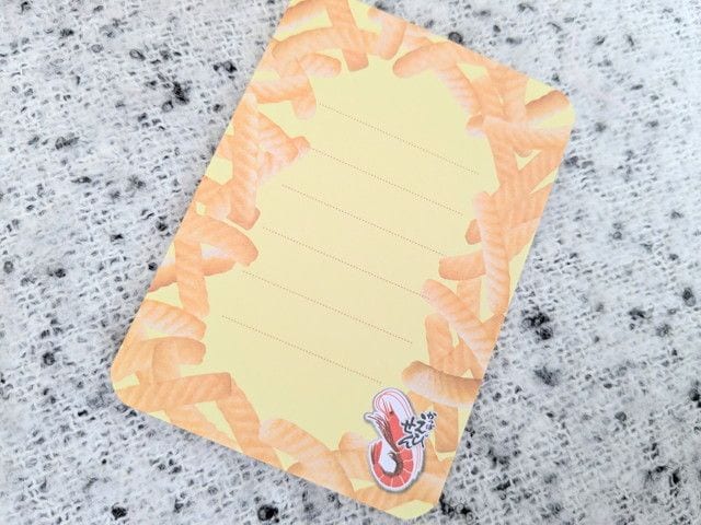 かっぱえびせんの形をしたカバー付きハサミの写真