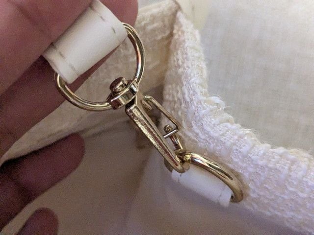 Darich TWEED BAG BOOK IVORY ver. ショルダーストラップの金具アップ