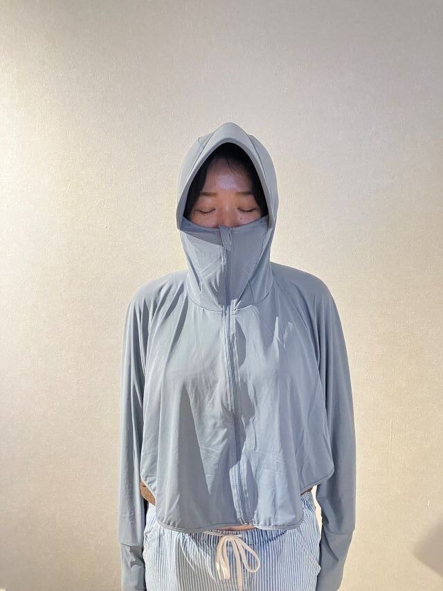 進化版UVカットパーカーを着用した正面の様子