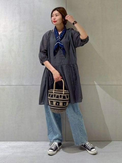 強撚シアーミニワンピースを着たコーデ