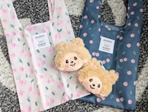 「待って可愛すぎる…♡」モンチッチ×kippis初コラボのエコバグ＆ぬいぐるみチャーム