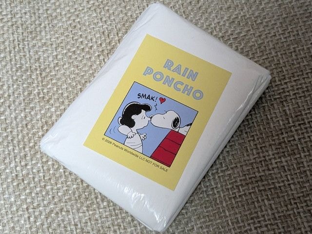 携帯用レインポンチョのパッケージ写真