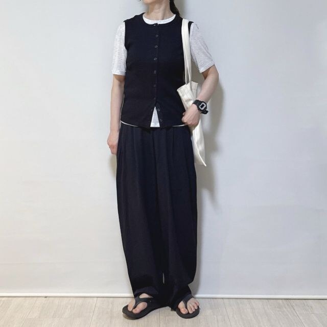 UNIQLO「フロントオープンシェルトップTノースリーブ」