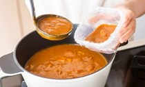 【カレーの冷凍保存】容器にニオイをつけないプロのテク