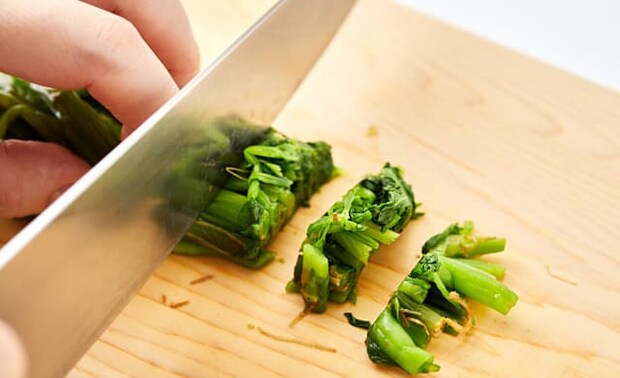 せりを切っている写真