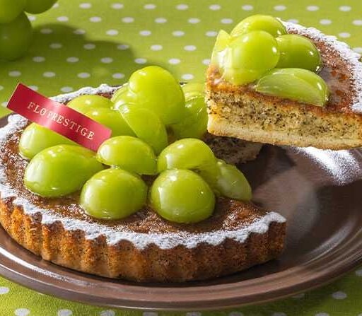 FLOの日限定！シャインマスカットのタルトやお得スイーツが勢揃い