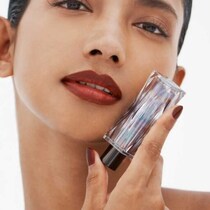 クリスマスコフレで煌めく冬♡FRANGES DIVINES待望のホリデーリップ登場