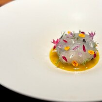 南森町の『イノベーティブフレンチ』夜の始まりは都会の喧騒を忘れる紳士淑女の秘密基地