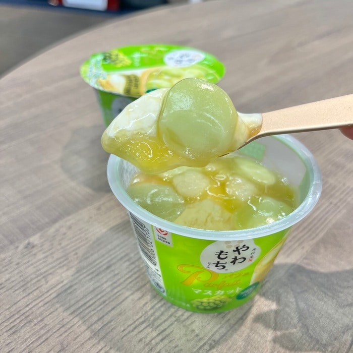 井村屋のやわもちアイス パフェ マスカット⑤