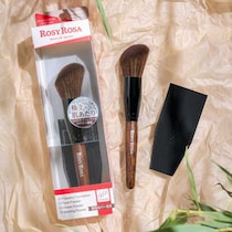 ロージーローザから新作メイクブラシ登場♡「パウダーブラシEX＜アングルド＞」で理想の仕上がりへ