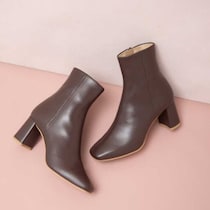 ダイアナのWEB限定♡秋冬に注目のダークブラウンショートブーツ