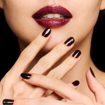 指先に宿る「変幻自在」の美。コゼットジョリの2025冬限定新色が登場