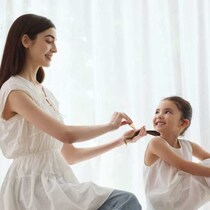 【HAIRSTAR】“ふとした瞬間も美しく”を叶える♡持ち運べる小型コーム誕生