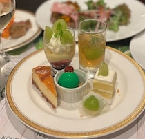 神戸で味わう秋の味覚狩り「神戸北野ホテル」スイーツビュッフェ～主役はぶどうの女王“シャインマスカット”～