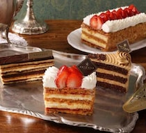 【アンテノール】11月限定♡伝統のクラシックケーキで味わう贅沢なクリスマス
