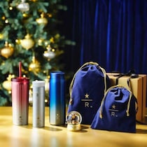 スターバックス リザーブ® ロースタリーのホリデーコレクション2025が登場！華やかな冬のひとときを