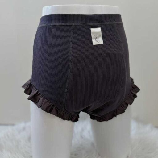 ÉCRUから初潮世代に寄り添う新作♡安心とおしゃれを両立するジュニア吸水ショーツ登場