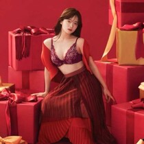 AMOSTYLEの新作コレクション♡美女と野獣の世界観が薔薇の刺繍で輝く