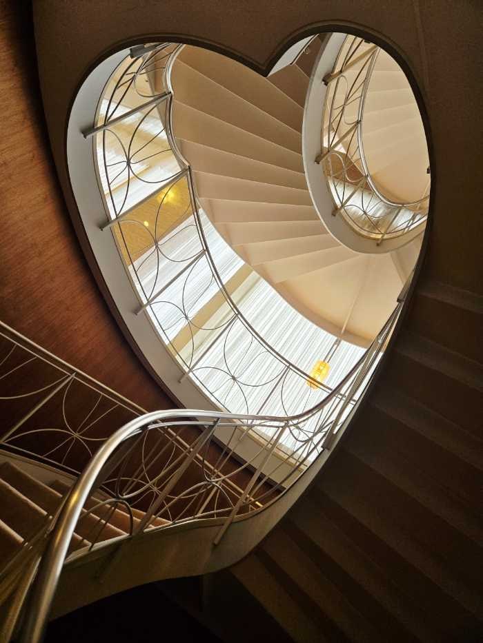 映画の「国宝」でも使われてるウェスティン都京都の階段