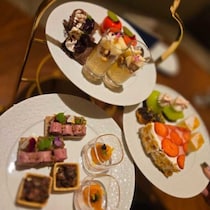 秋のひととき、名窯とホテルが織りなすラグジュアリーな“アフタヌーンティー”体験