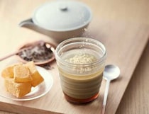 モロゾフの秋冬限定♡香ばしいほうじ茶と黒糖蜜がとろけるプリン