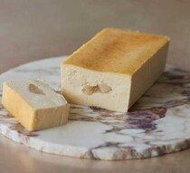 心とろけるホリデーを。Mr.CHEESECAKEが贈る白と緑の限定フレーバー