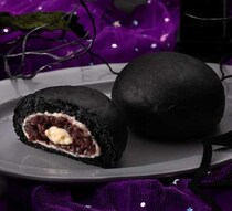 八天堂×ディズニーヴィランズ♡黒いくりーむパンあんバター登場