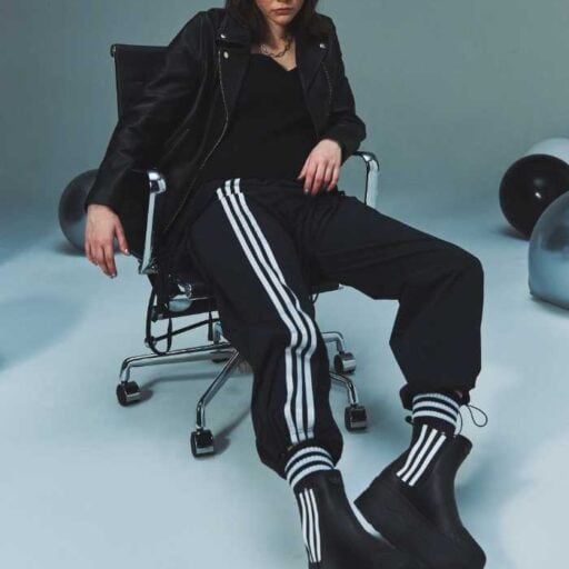 トレンド感抜群！atmos pinkとadidas Originalsコラボブーツ