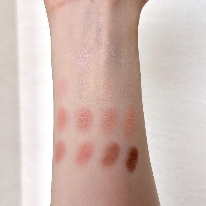 ウェイクメイクのアイシャドウ26のスウォッチ