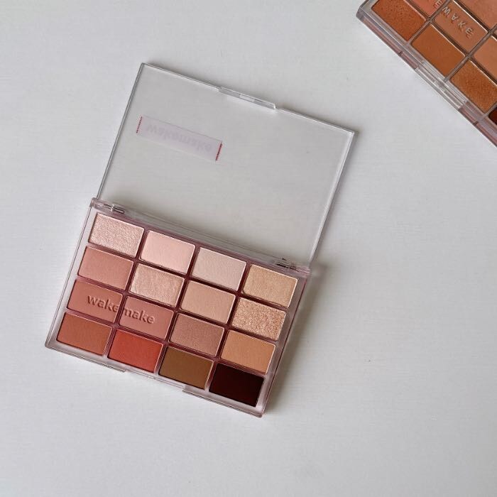 ウェイクメイクのアイシャドウ26