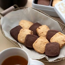 成城石井の初クッキー缶「成城石井自家製2種クッキーアソート缶」が数量限定で登場