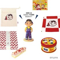 西洋菓子舗不二家の限定福袋！ペコちゃん人形＆人気商品を詰め合わせ
