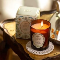 SABONの新キャンドルコレクション、幻想的な香りで空間を彩る