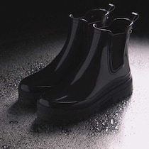 レペットの新作ブーツ「Mel Rain Boots」軽やかに魅せる冬の足元へ
