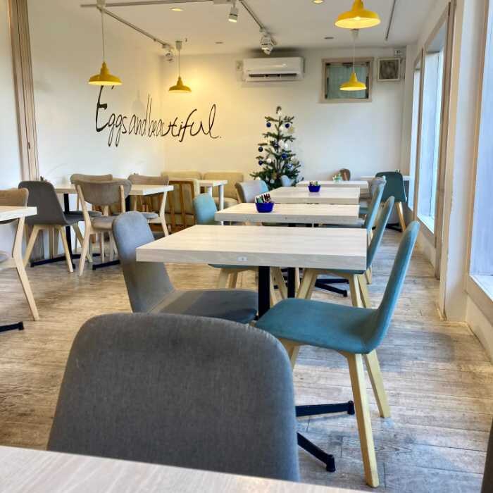 TAMAGOYAベーカリーカフェの内観