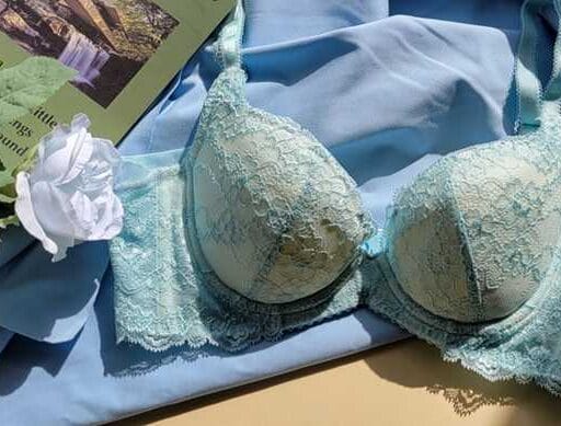 グラモアブラ新色登場♡丸みシルエットを叶える「キスするブラ」