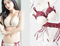 ツーハッチの“ホリデー”新色登場♡ピオニーレースフロントホックブラが可愛すぎる